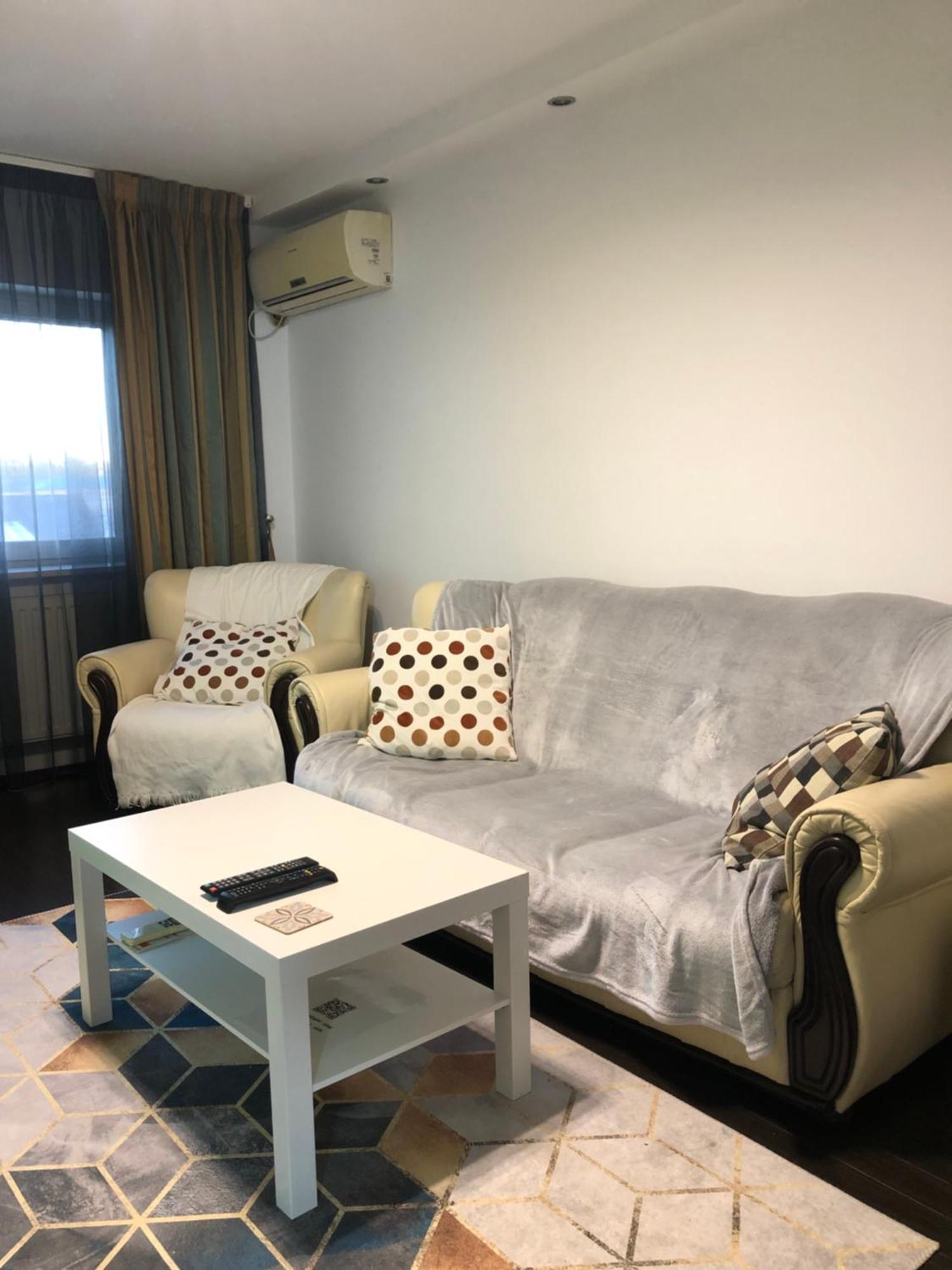 Adrian Home 3 Rooms Apartment 普洛耶什蒂 外观 照片